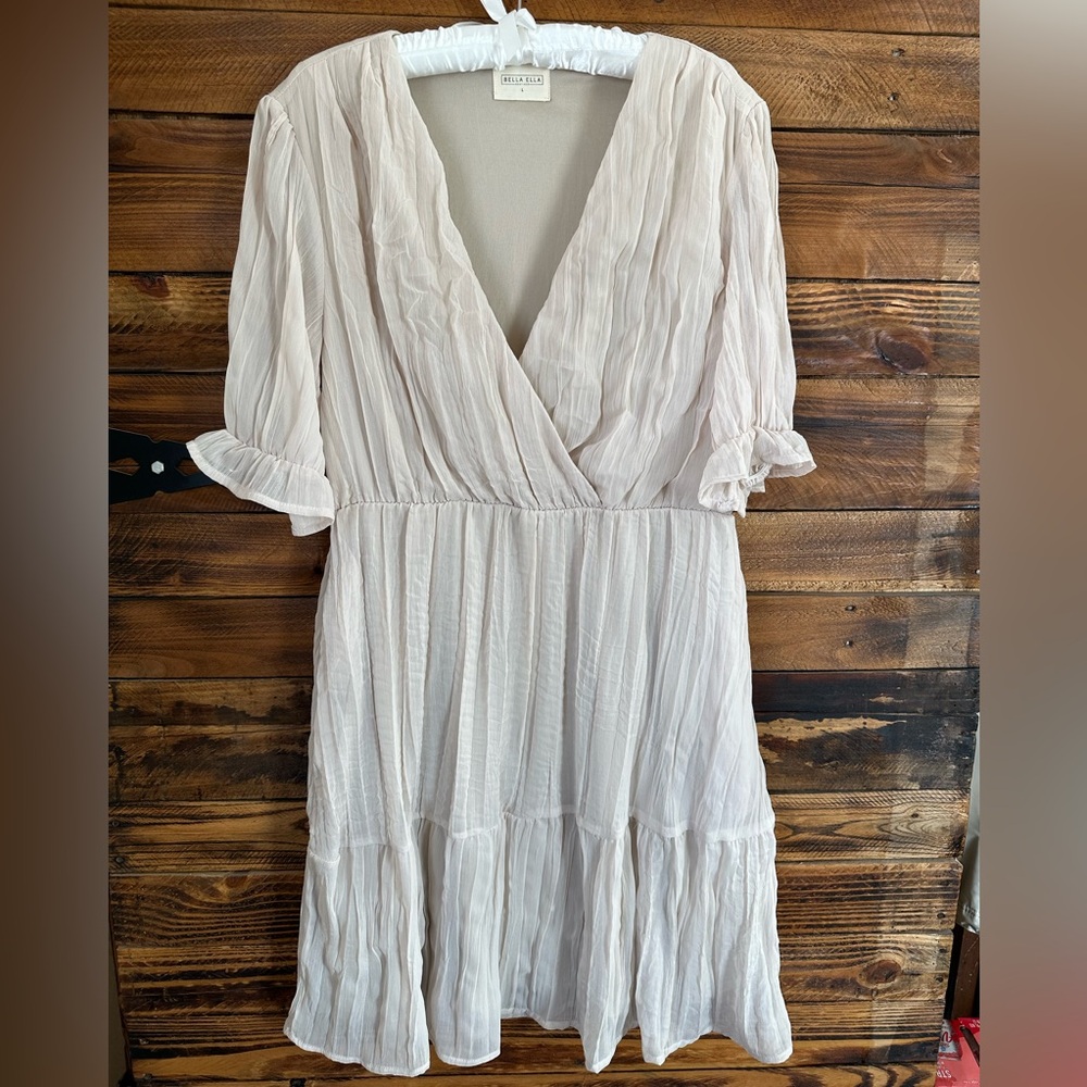 Bella Ella Boutique Cream Crinkle Cottagecore Dress V-Neck Ruffle Women's L